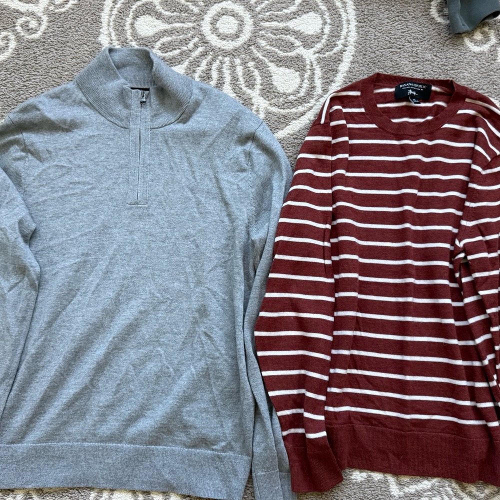 Banana Republic Maroon & Gray Sweater Italian merino yarn